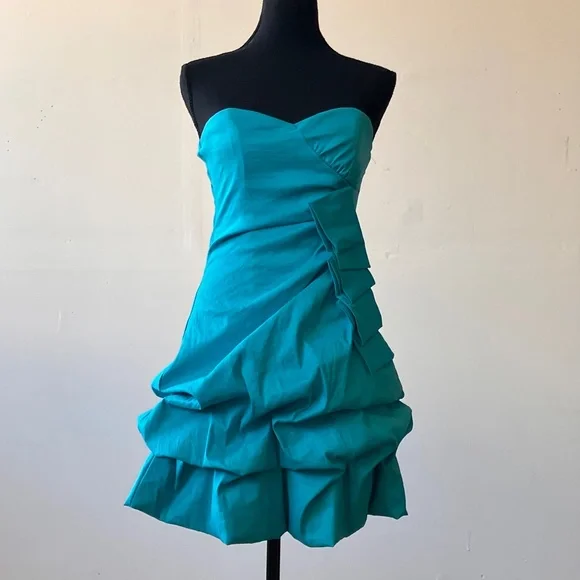 Sky blue sleeveless, baby doll dress - Picture 1 of 10